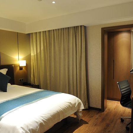 Atour X Hotel Shanghai Hongqiao Airport Konggang Road Esterno foto